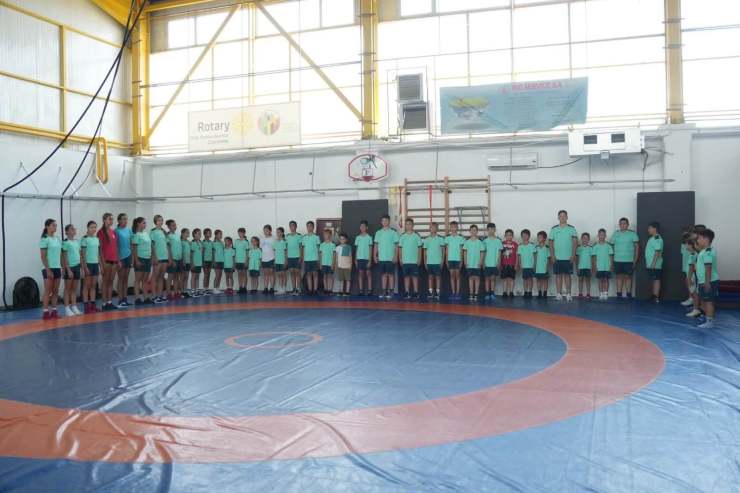 Performanța se construiește în fiecare zi. Campionii nu iau&nbsp;vacanță!